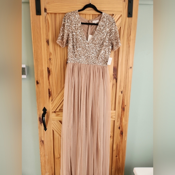 NWT Maya tall bridesmaid dress with sequins, tulle, in taupe blush. Size 10. - Picture 6 of 8